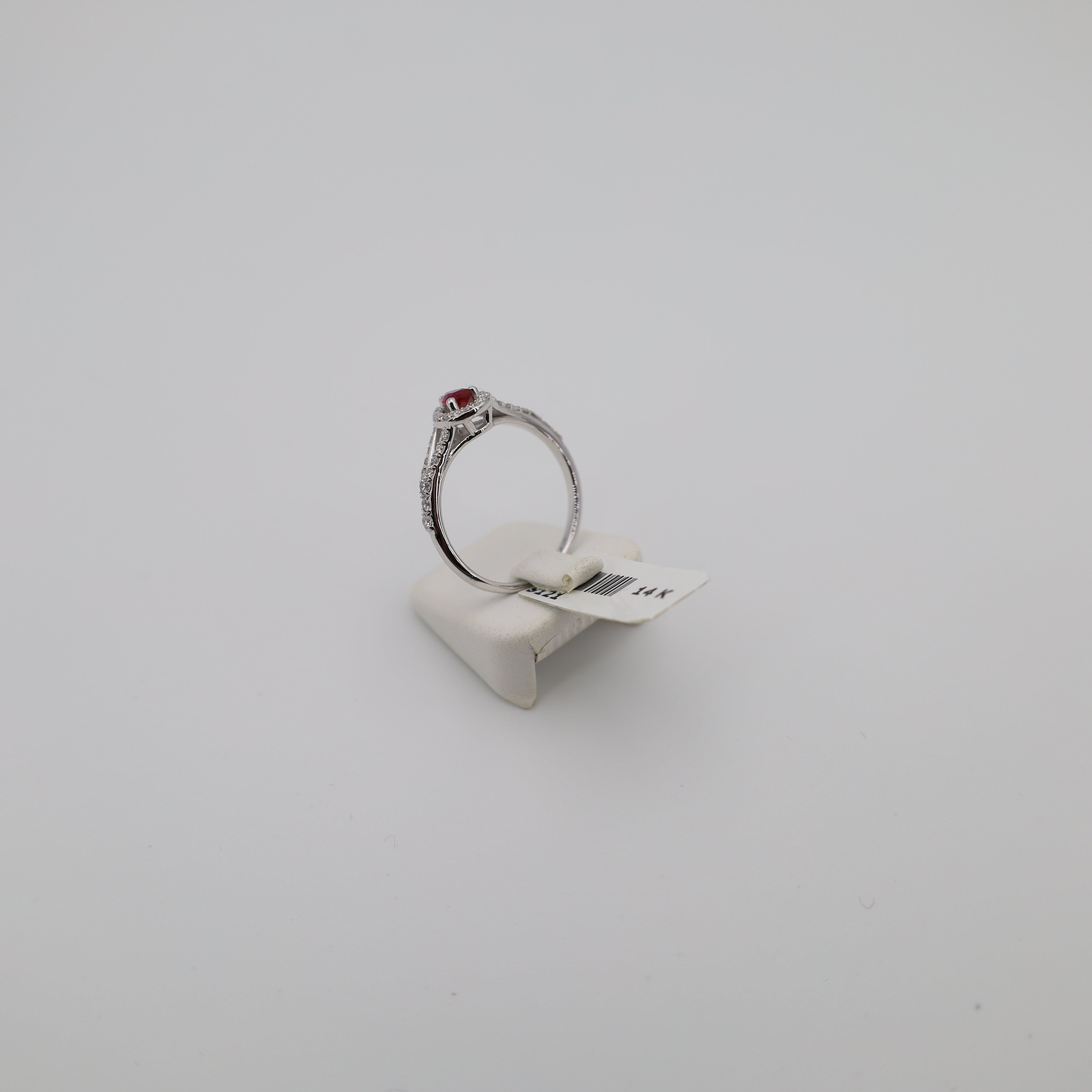 Ring Nr. 069 D. 0.28ct G. VS-SI RB.  0.24ct